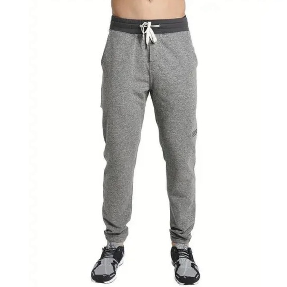 Vuori Men’s Balboa Joggers Sweatpants Grey Pants
Size Medium performance wear - Picture 1 of 8